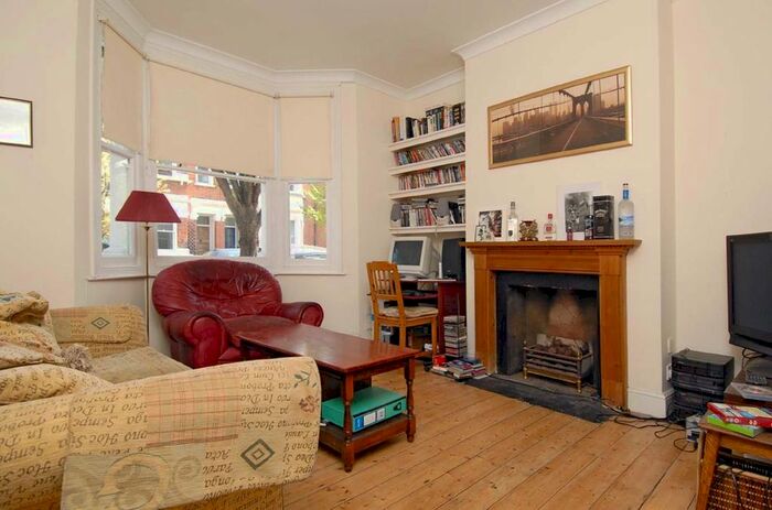 2 Bedroom Flat To Rent In Farlton Road, London, SW18