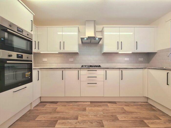 4 Bedroom House To Rent In Stowting Road, Orpington, BR6