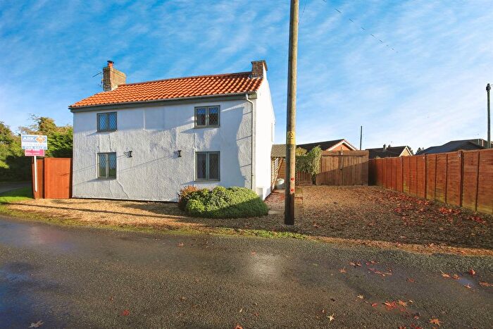 2 Bedroom Detached House For Sale In Bacons Lane, Pinchbeck, Spalding, PE11