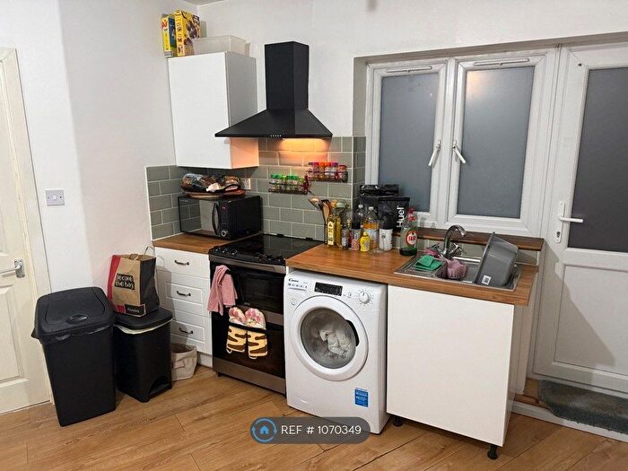 1 Bedroom Flat To Rent In Lilburne Gardens, London, SE9