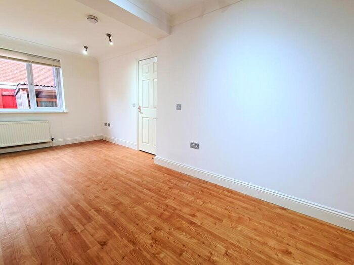 1 Bedroom Flat To Rent In Elgin Road, Southampton, SO15
