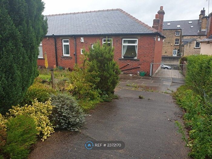 3 Bedroom Bungalow To Rent In Rawthorpe Lane, Huddersfield, HD5