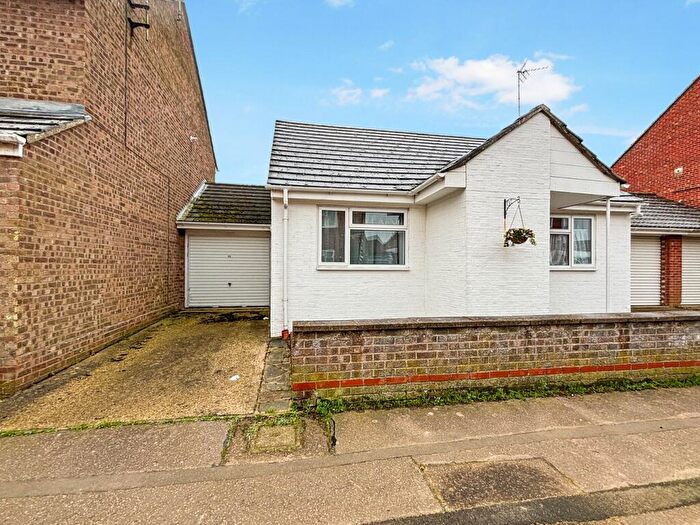 2 Bedroom Detached Bungalow For Sale In Richard Avenue, Wivenhoe, Colchester, CO7
