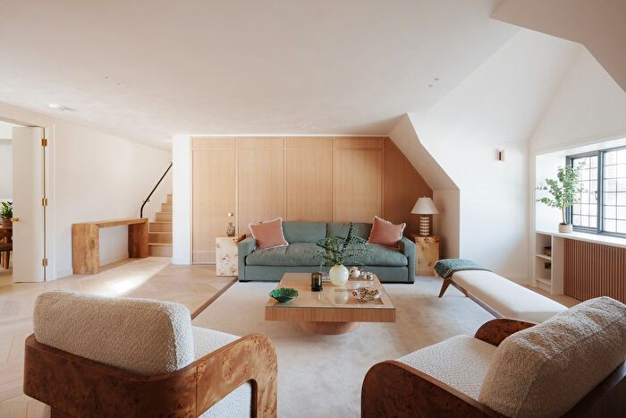 2 Bedroom Flat For Sale In Walton House, Walton Street, Knightsbridge, London, United Kingdom, Knightsbridge, SW3