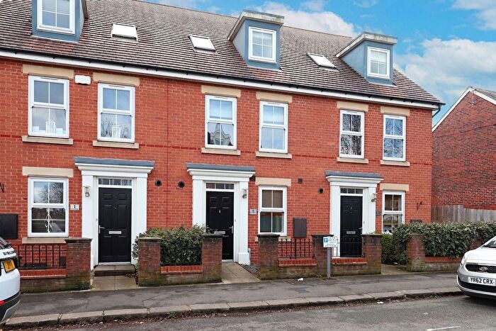 4 Bedroom Terraced House For Sale In Cross Street, Chesterfield, S40