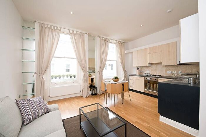 1 Bedroom Flat To Rent In Ladbroke Crescent, London, W11