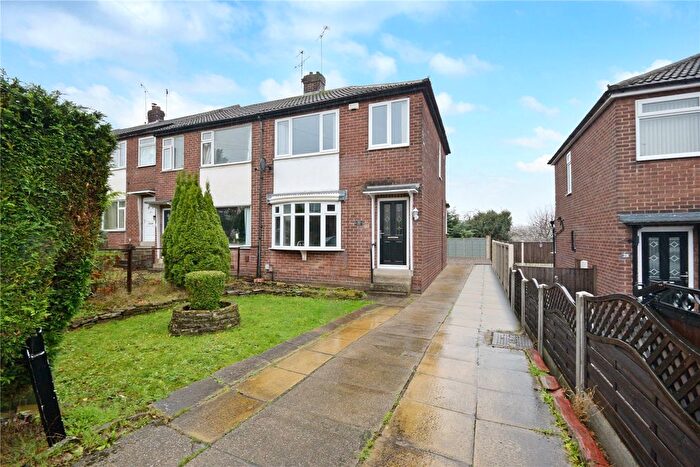 3 Bedroom End Terrace House To Rent In Wesley Garth, Leeds, West Yorkshire, LS11