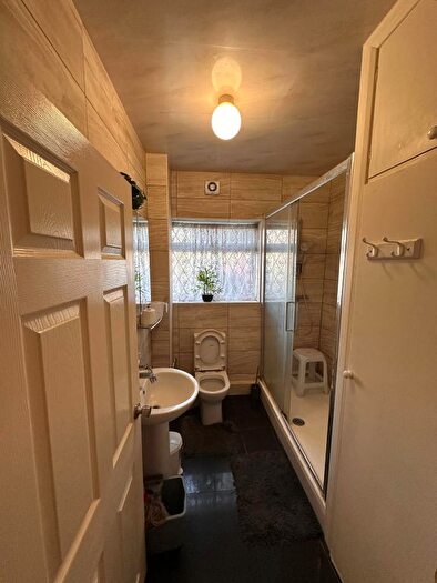 1 Bedroom Flat For Sale In Bath Road, Hounslow, TW4