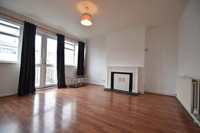 2 Bedroom Maisonette To Rent In Tenby Road, London, E17