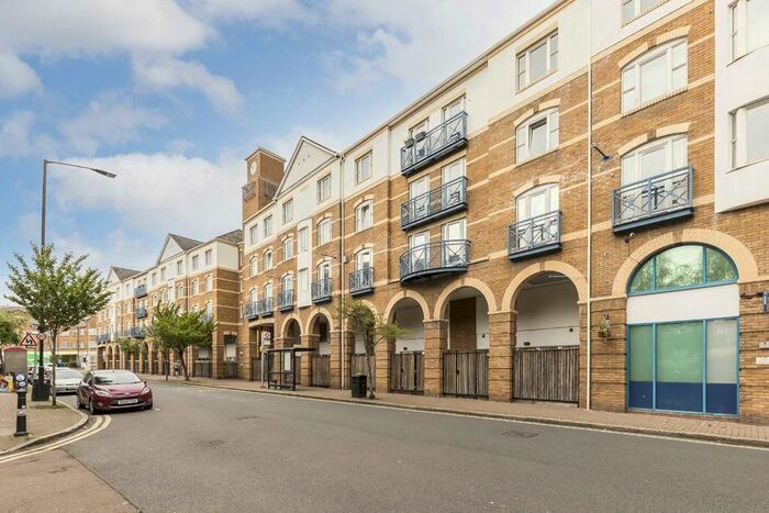 2 Bedroom Flat To Rent In King &amp; Queen Wharf, Rotherhithe Street, London, SE16