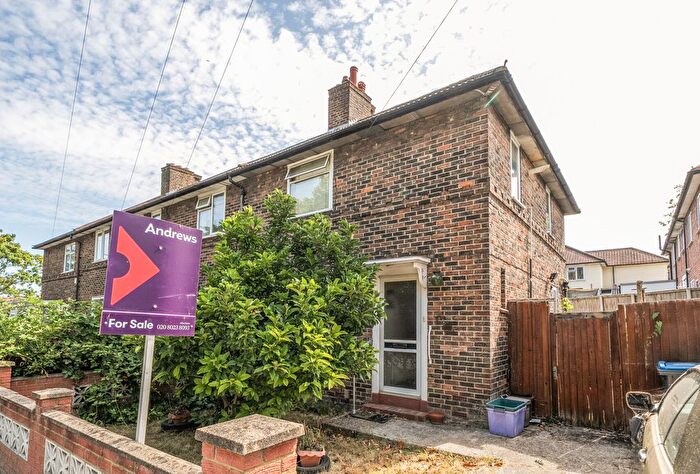 2 Bedroom End Of Terrace House For Sale In Canterbury Road, Morden, SM4