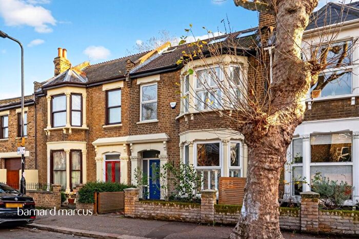 4 Bedroom House For Sale In Trelawn Road, London, E10