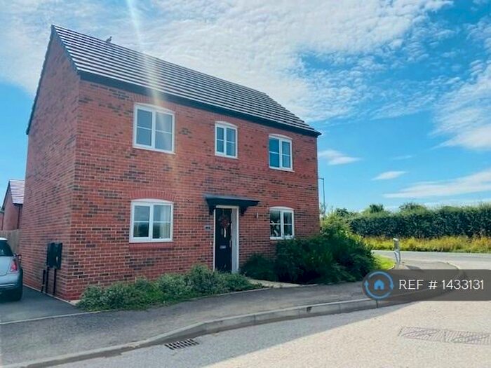 3 Bedroom Detached House To Rent In Corbetts Close, Wistaston, Crewe, CW2