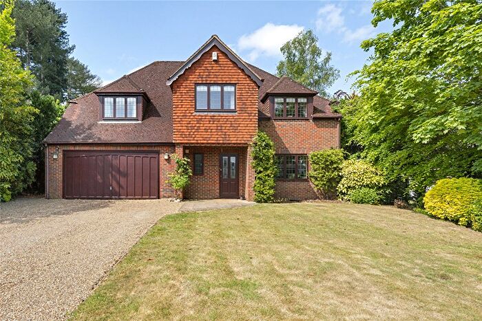 5 Bedroom Detached House To Rent In Beech Close, Cobham, Surrey, KT11
