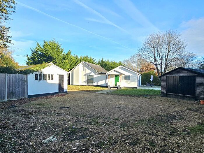 3 Bedroom Bungalow For Sale In Bagshot Road, West End, Woking, Surrey, GU24