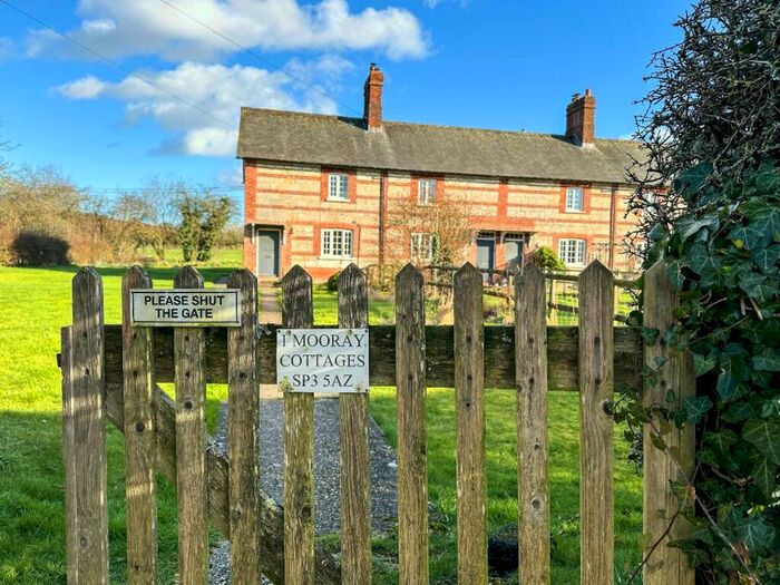 3 Bedroom Cottage To Rent In Mooray Cottages, Chilmark, SP3