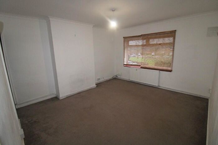 1 Bedroom Maisonette To Rent In Oaktree Close, Brentwood, Essex, CM13