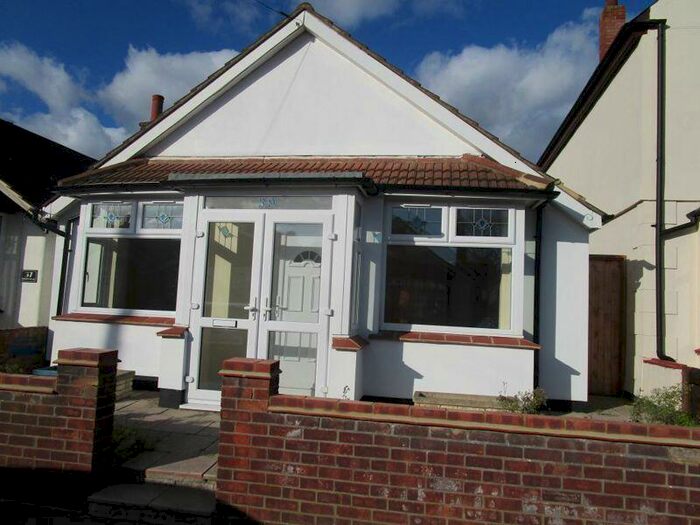 3 Bedroom Bungalow To Rent In Trinity Road, Southend-On-Sea, SS2