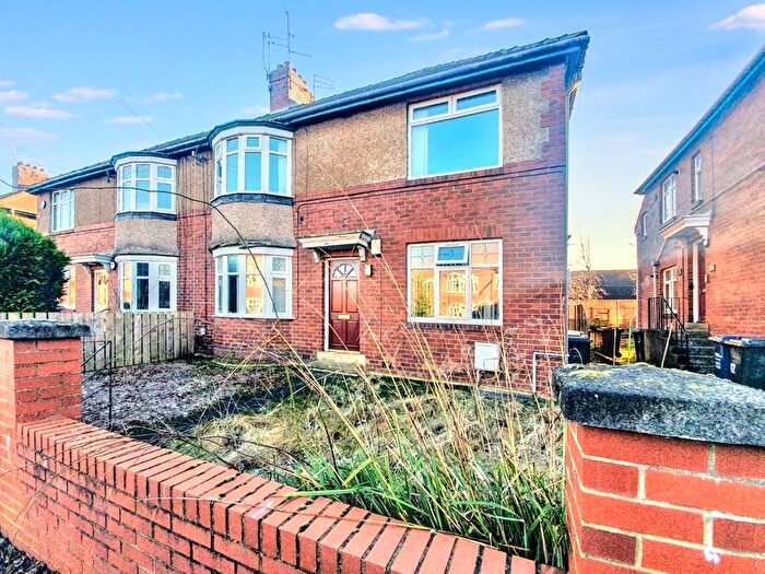 2 Bedroom Flat To Rent In Harewood Road, Gosforth, Newcastle Upon Tyne, NE3