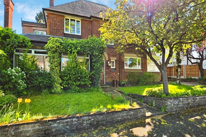 5 Bedroom Detached House For Sale In Oundle Drive, NG8