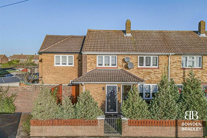 5 Bedroom End Of Terrace House For Sale In St. Patricks Place, Grays, RM16