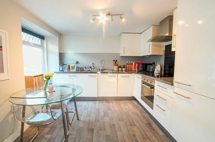 2 Bedroom Flat To Rent In Green Street, Totterdown, Bristol, BS3