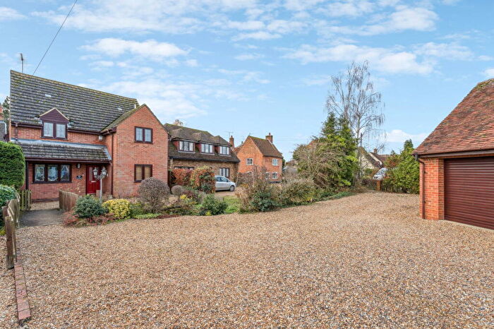 4 Bedroom Detached House For Sale In Ampthill Road, Maulden, MK45