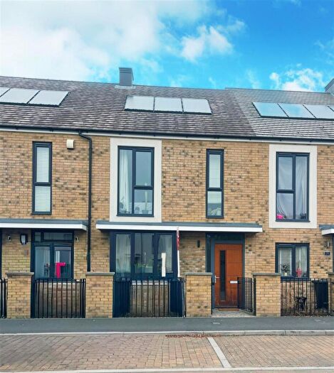 2 Bedroom Flat For Sale In Garland Avenue, Locking, Weston-Super-Mare, BS24