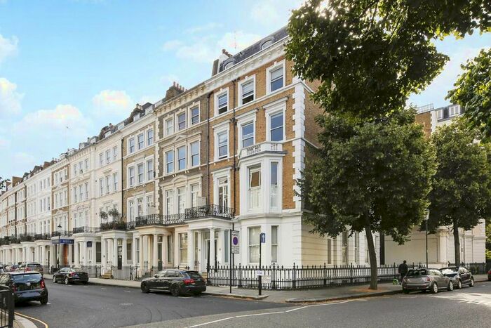 2 Bedroom Flat To Rent In Collingham Place, London, SW5