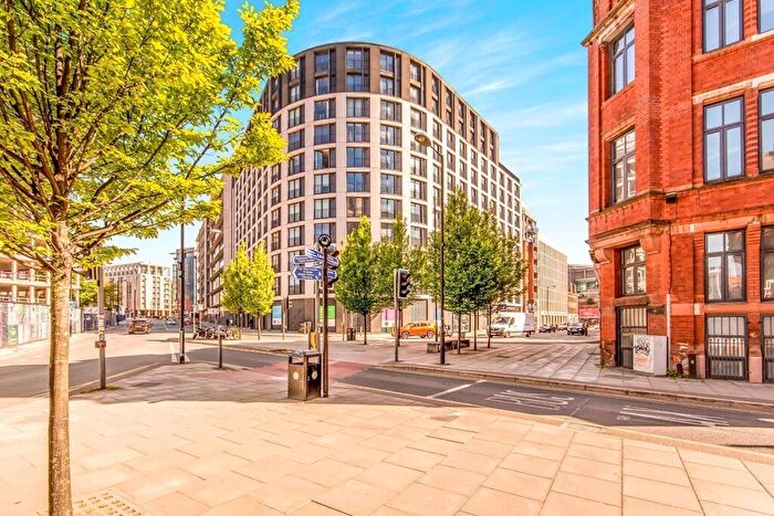2 Bedroom Apartment For Sale In Piccadilly Place, Manchester, M1