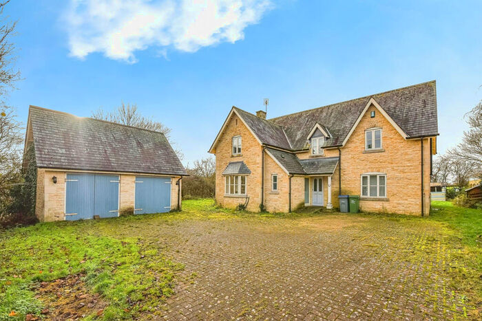 5 Bedroom Detached House For Sale In Startley, Chippenham, SN15