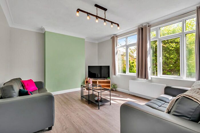 1 Bedroom Flat To Rent In Hanno Close, Wallington, SM6