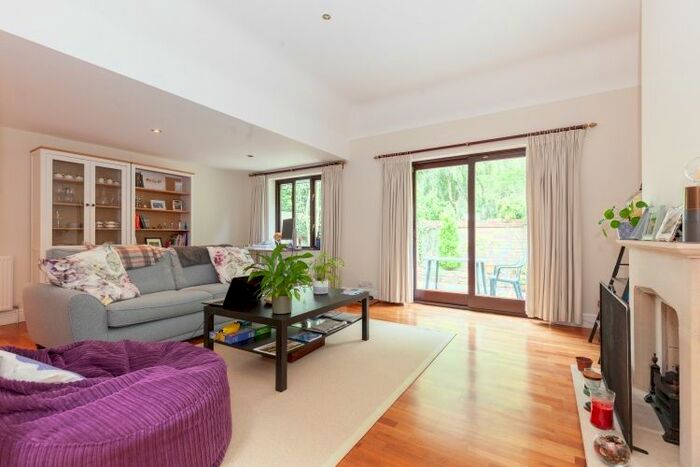 2 Bedroom Flat To Rent In Davenant Road, Oxford, OX2