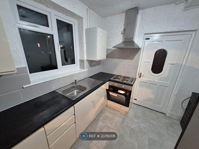 3 Bedroom Semi-Detached House To Rent In Severn Drive, Wigan, WN5