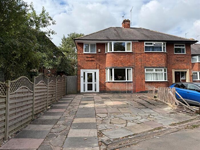 3 Bedroom Semi-Detached House For Sale In Braunstone Lane, Braunstone Town, LE3