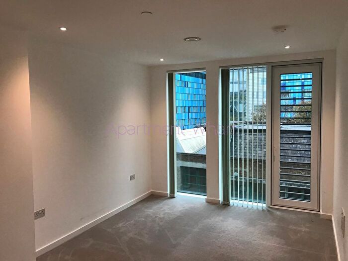 2 Bedroom Flat To Rent In Bouchon, Bouchon Point, Cendal Crescent, Whitechapel, E1
