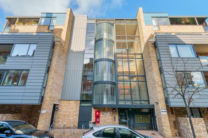 1 Bedroom Flat For Sale In Boundary Lane, London, SE17