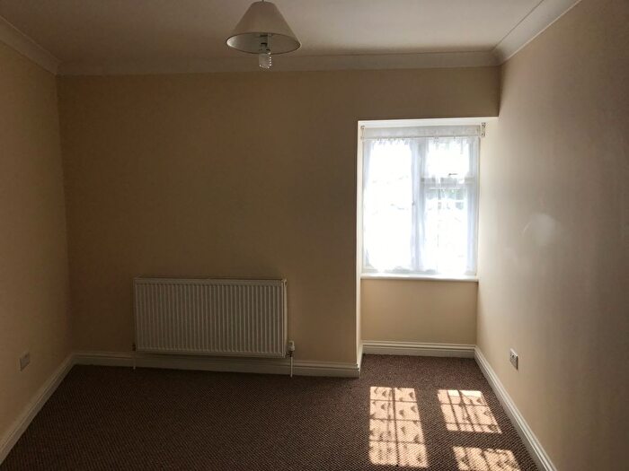 2 Bedroom Flat To Rent In Porters Avenue, Dagenham, RM8