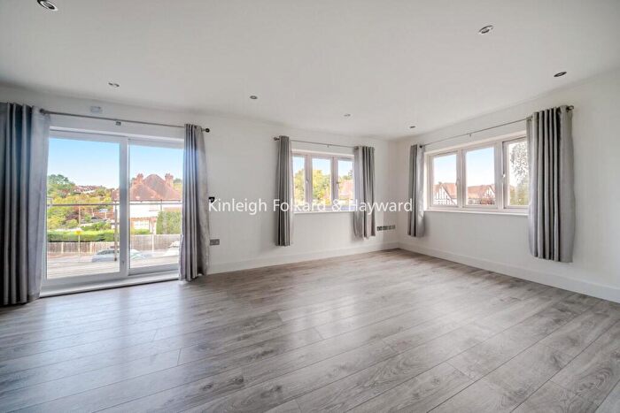2 Bedroom Flat To Rent In Winchester Road, Bromley, Kent, BR2