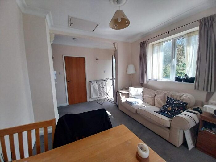 2 Bedroom Flat To Rent In Barracks Lane, Oxford, OX4