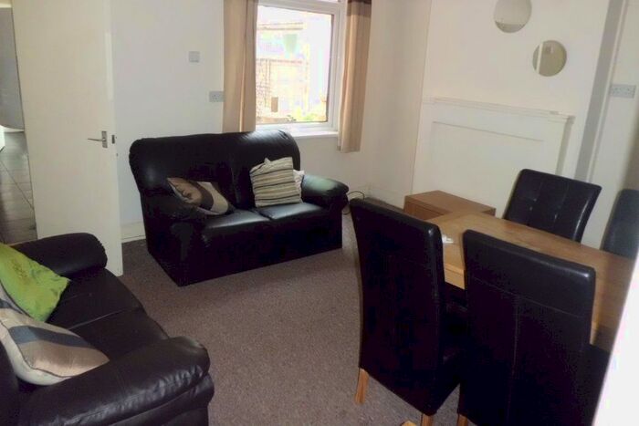 4 Bedroom Property To Rent In Teignmouth Road, Selly Oak, Birmingham, B29