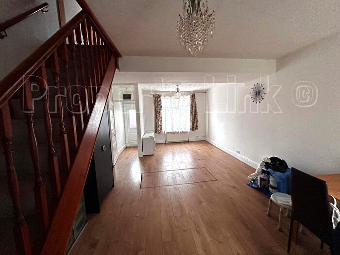 3 Bedroom Terraced House To Rent In Shakespeare Road, Gillingham, ME7