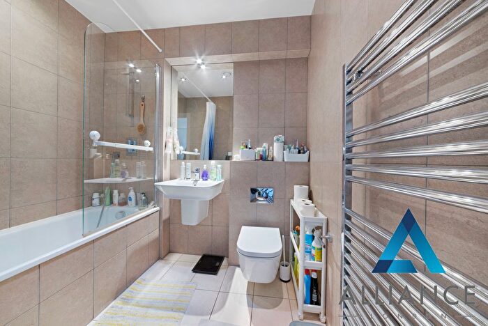 1 Bedroom Flat For Sale In Centenary Heights, Larkwood Avenue, London, SE10