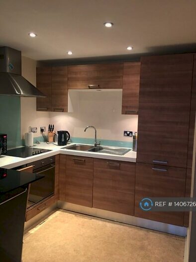 1 Bedroom Flat To Rent In Church Street, Epsom, KT17