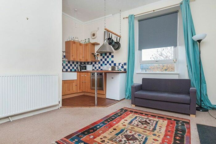 1 Bedroom Flat To Rent In Lt – Roseburn Street, Edinburgh, EH12