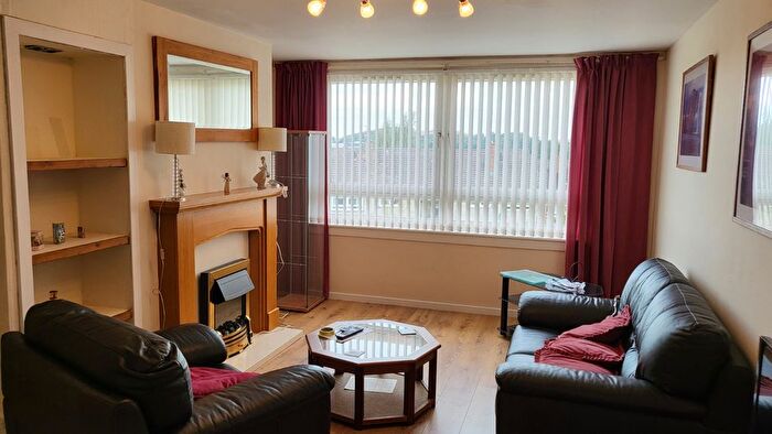 2 Bedroom Flat To Rent In Oxgangs Farm Drive, Oxgangs, Edinburgh, EH13