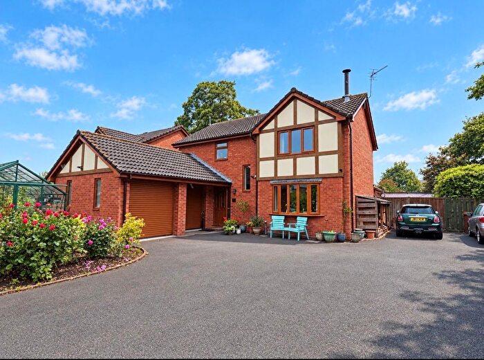 4 Bedroom Detached House For Sale In Oaklands Drive, Whittington, Oswestry, SY11