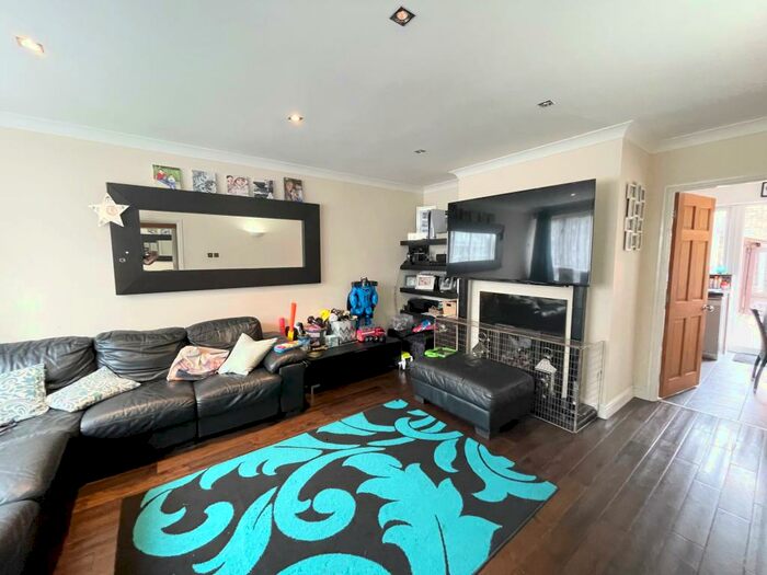 3 Bedroom House To Rent In Highfield Road, RM5