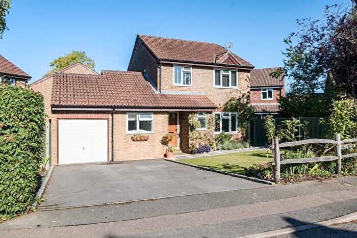 4 Bedroom Detached House To Rent In Banks Way, Burpham, Guildford, GU4