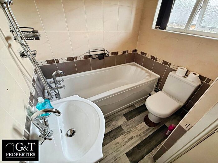 2 Bedroom Semi Detached House For Sale In Worcester Road, Dudley, DY2